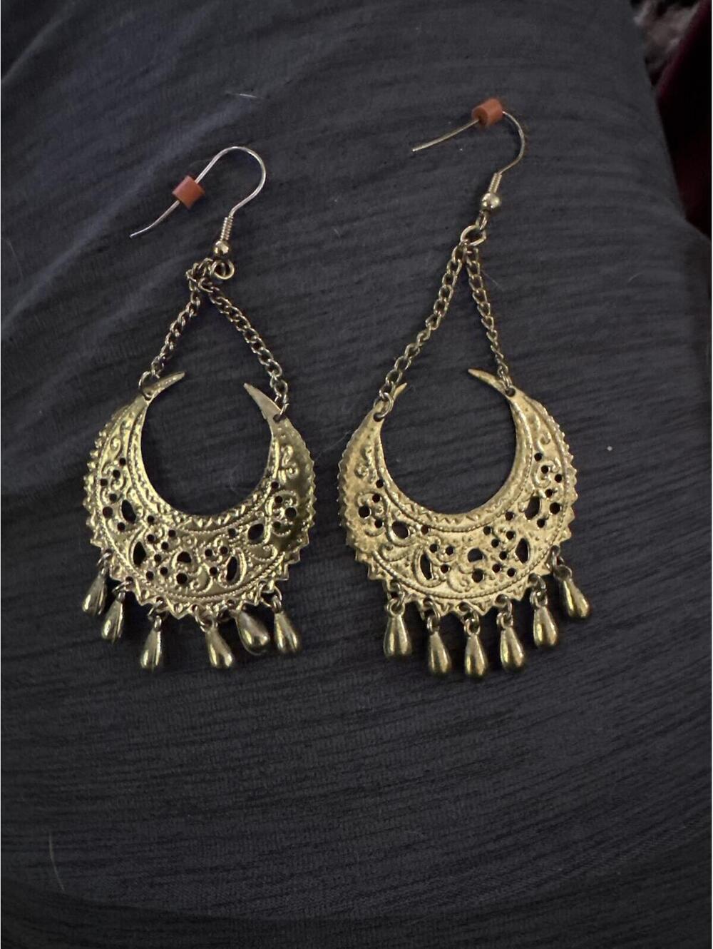 Vintage-Style Gold Tone Dangle Earrings with Ornate Design